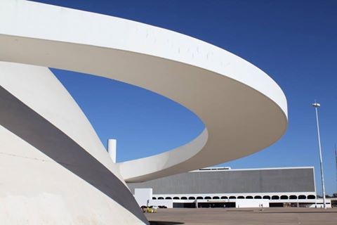 Conjunto Cultural da República. Museu e Biblioteca Nacional. Projeto de Oscar Niemeyer. 
