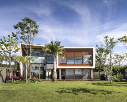 Casa Angular, da Stemmer Rodrigues Arquitetura: primeiro colocada no concurso VEKA