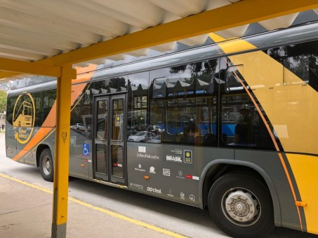 e-Bus: primeiro ônibus movido a energia solar do país. 
