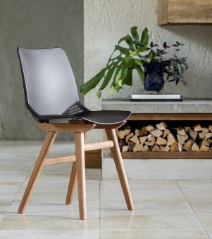 Cadeira Denver, mistura de madeira eucalipto/FSC e polipropileno 